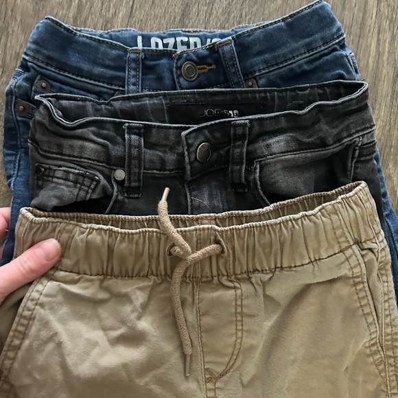 Lot Of Three Boy’s Jeans & Khaki Pants, Size 5/6 (XS) - Picture 5 of 7